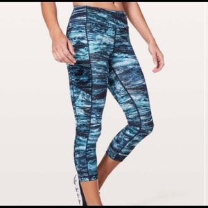 Lululemon Speed Up Crop Shorelines Multi Blue 19” Size 4